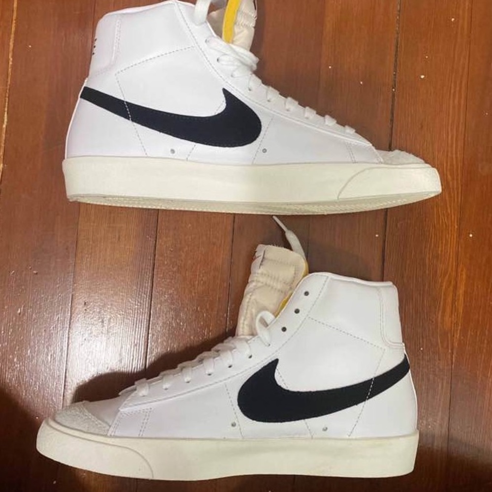 NEVER WORN NEW NIKE BLAZERS